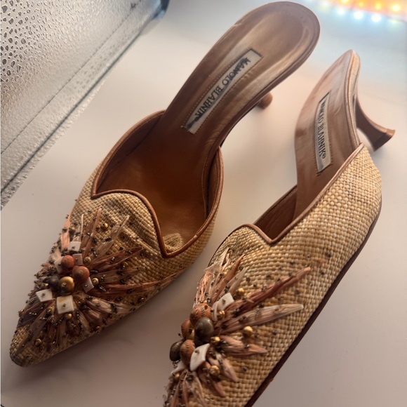 Vintage Manolo Blahnik Pumps - Picture 7 of 12